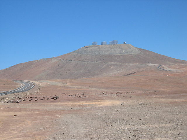 640px-Cerro Paranal 01
